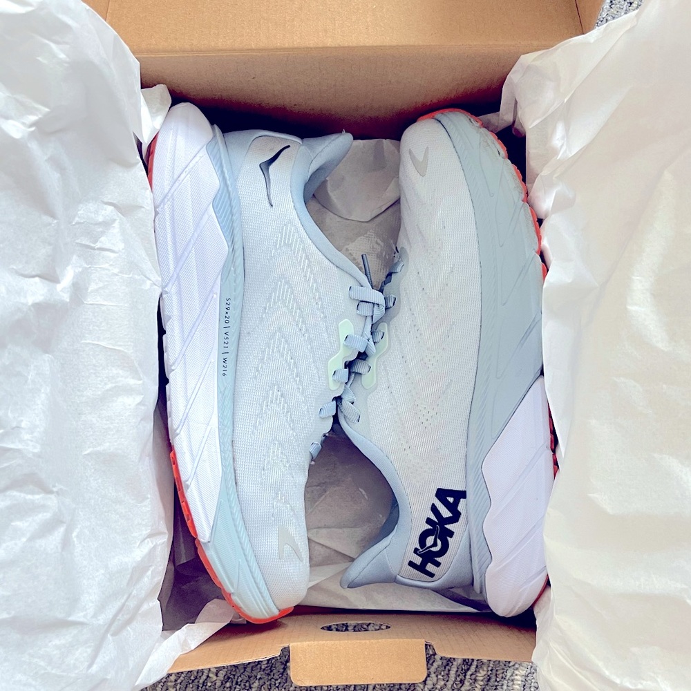 Hoka Arahi 6, Women’s Size 6